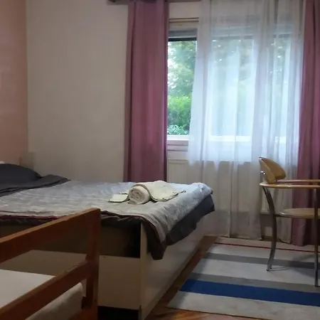& Murgle Hostel