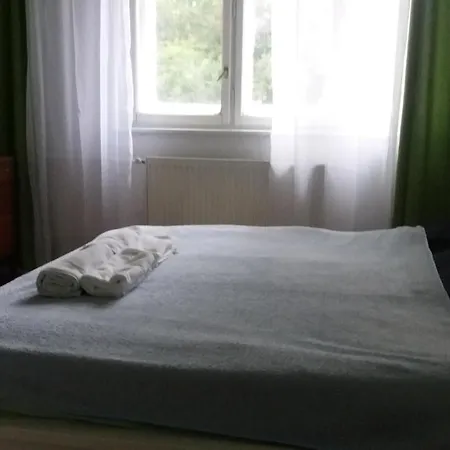Hostel & Murgle