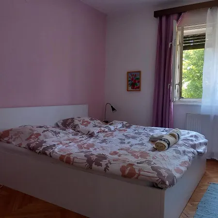 & Murgle Хостел