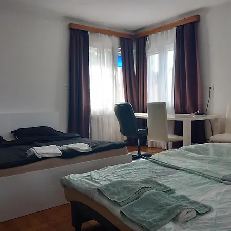 Хостел & Murgle *