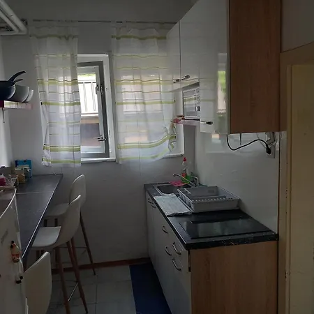 & Murgle Hostel *