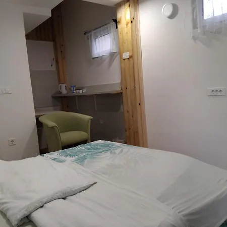 & Murgle Hostel