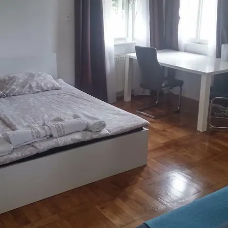 & Murgle Хостел