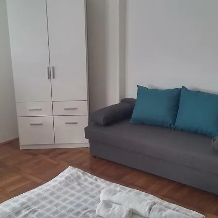 Хостел & Murgle *